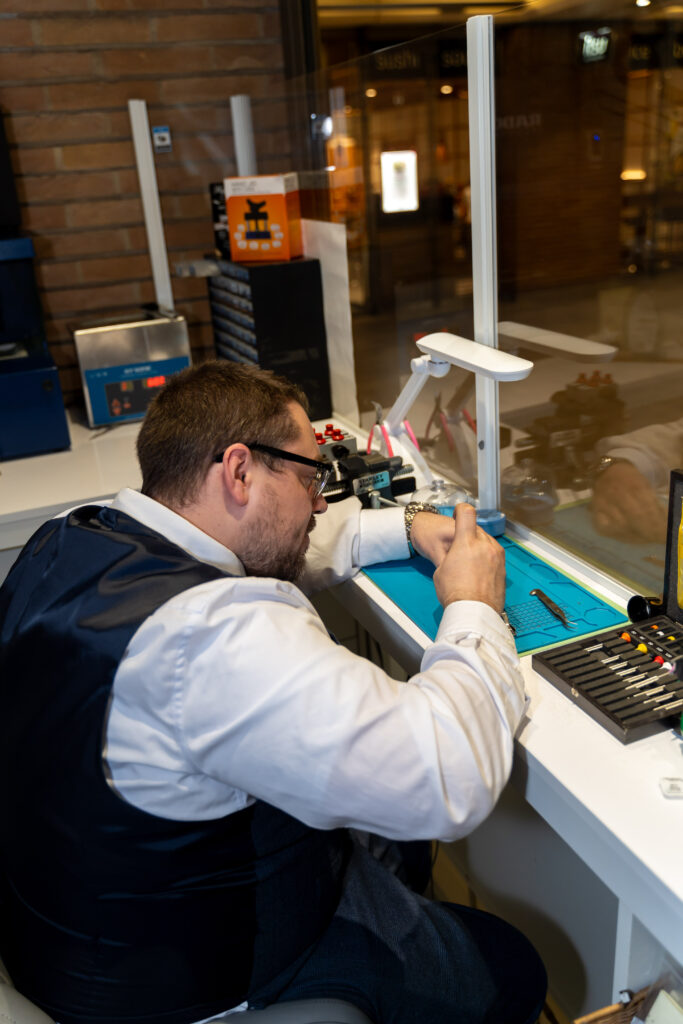Watch battery replacement at RWR London